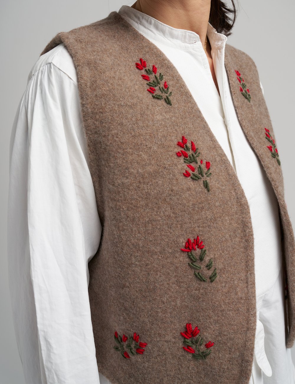 Engadina vest taupe - Image 4